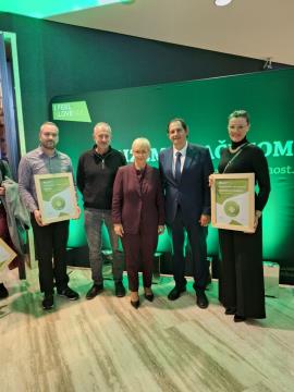 Nagrajenci s predsednico RS; Vir: Občina Sežana